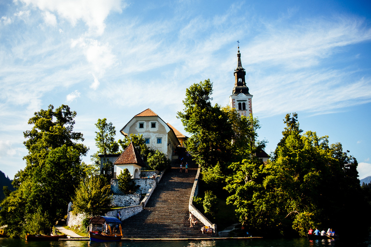 wedding_in_slovenia_vila_bled_church