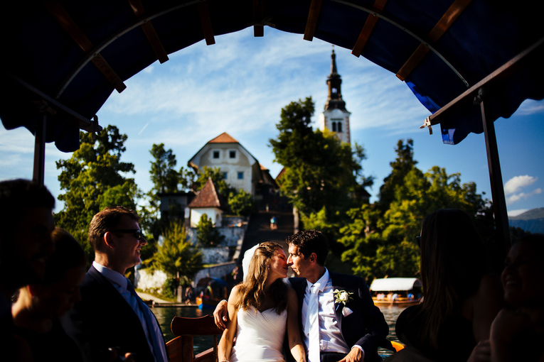 wedding_in_slovenia_vila_bled_boat_ride