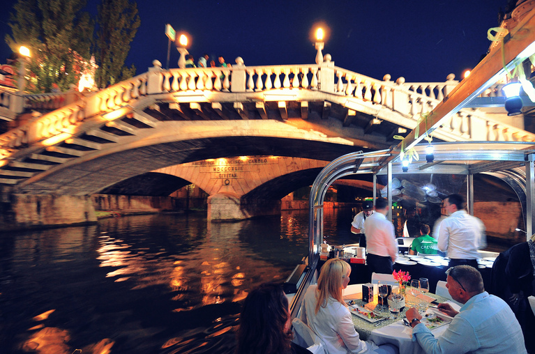 proposal_slovenia_ljubljana_boat_dinner