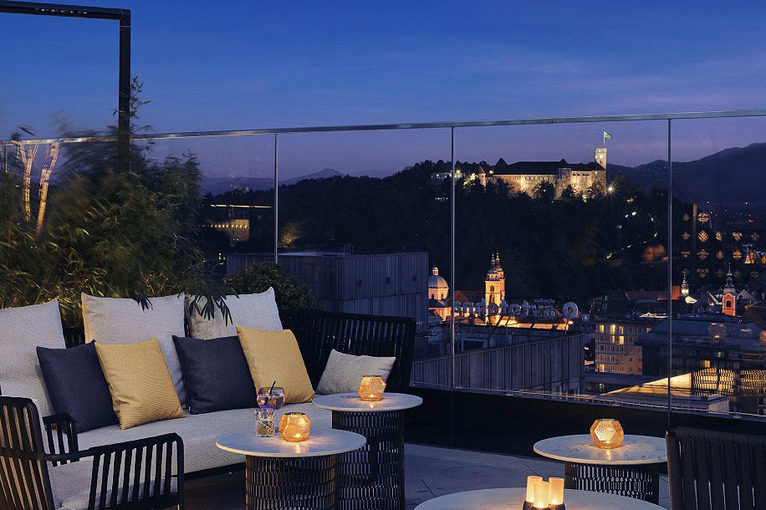 proposal_slovenia_luxury_dinner_intercontinental_hotel